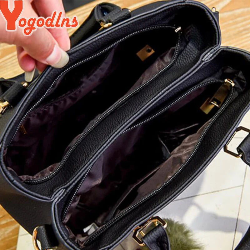 Bolsa Feminina Bordada com Pingente