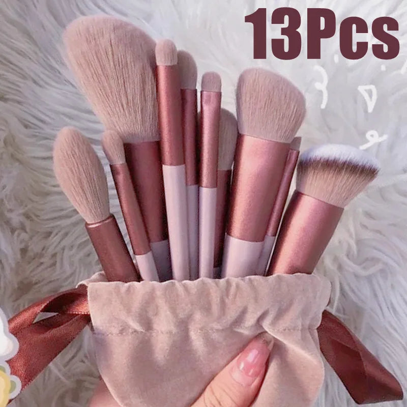 Conjunto de 13 Pincéis de Maquiagem (Sombra, Base, Blush) com Estojo – Macios e Versáteis