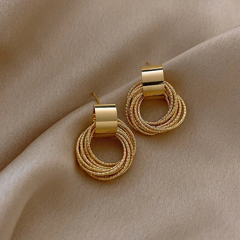 Brincos Argolas Múltiplas Douradas – Estilo Coreano