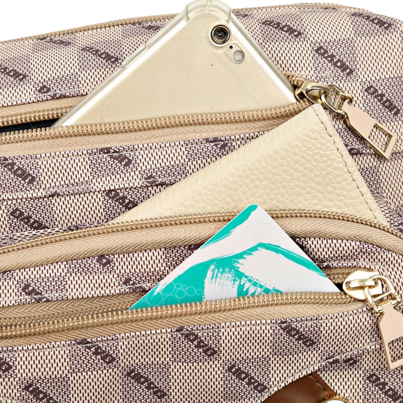 Bolsa Feminina Casual de Ombro em Material Sintético com Design Patchwork e Alça Ajustável