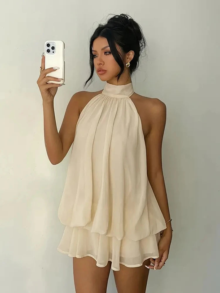 Vestido Curto Frente-Única Costas Nuas com Amarração e Babados de Chiffon