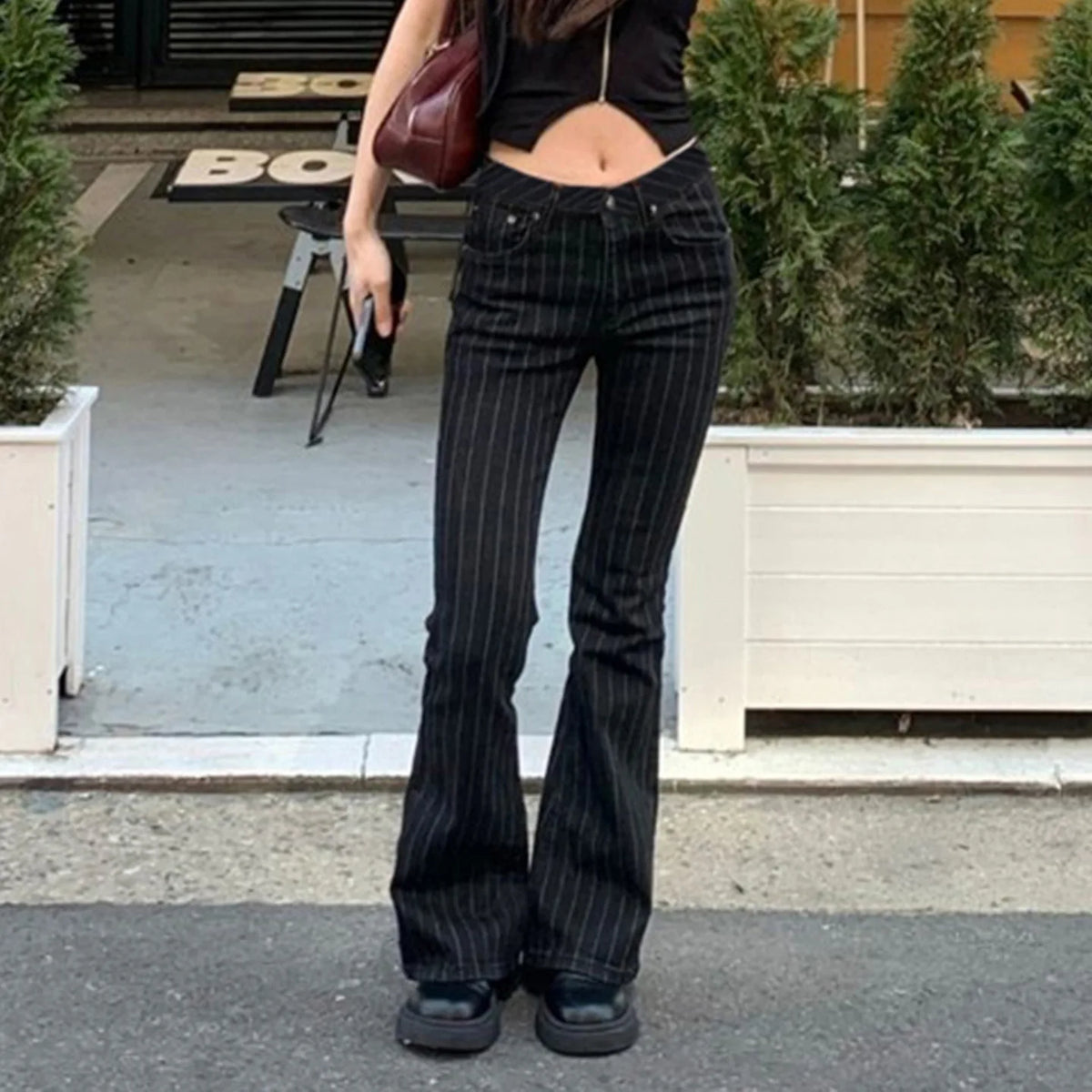 Calça Jeans Boot Cut Y2K Cintura Baixa Preta Listrada