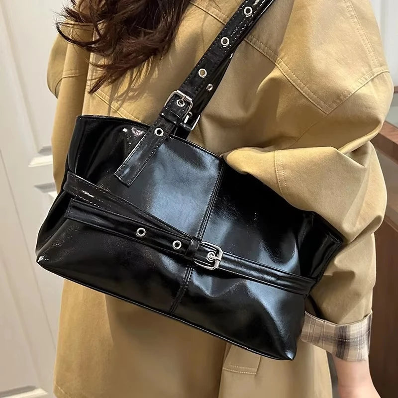 Bolsa Feminina Versátil de Cor Sólida em Camurça