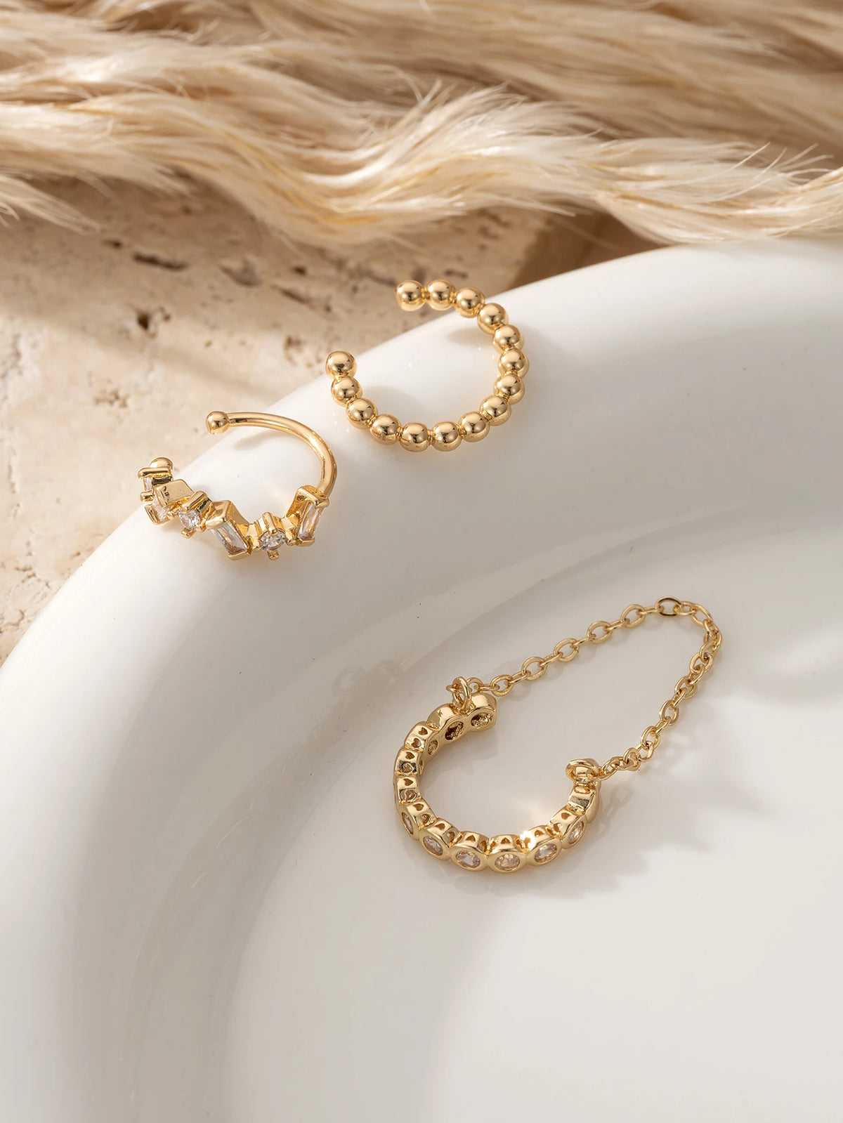 Conjunto 3 Peças Brincos Ear Cuff com Corrente Estilo Doce