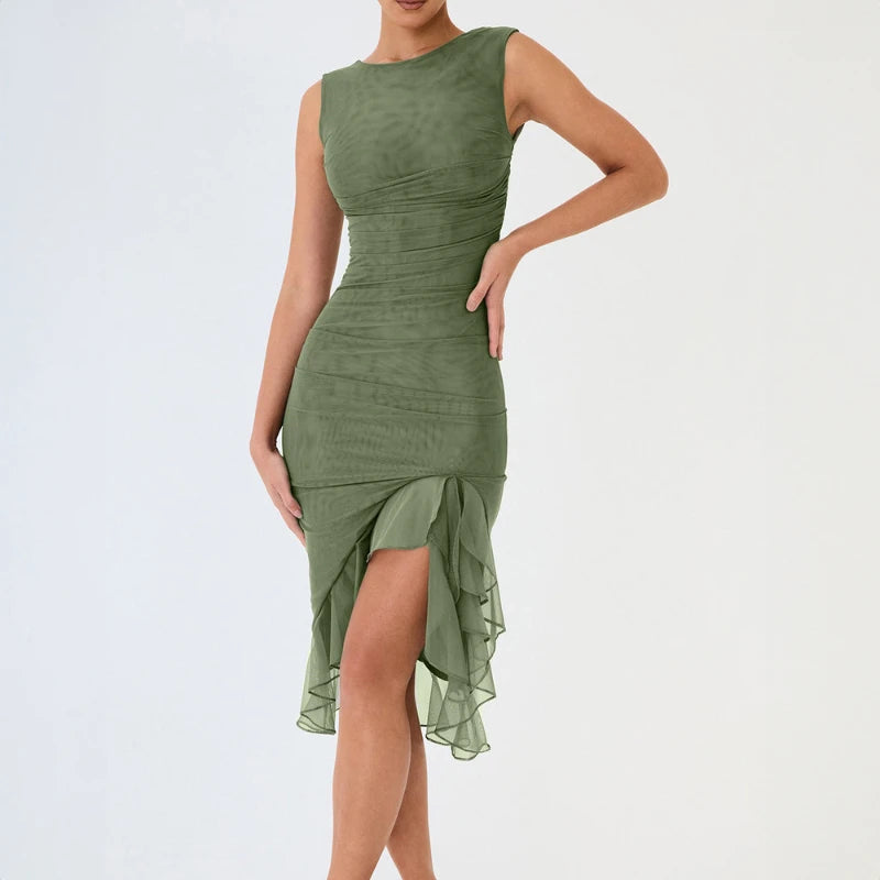 Vestido Midi Preto Assimétrico com Babados e Fenda