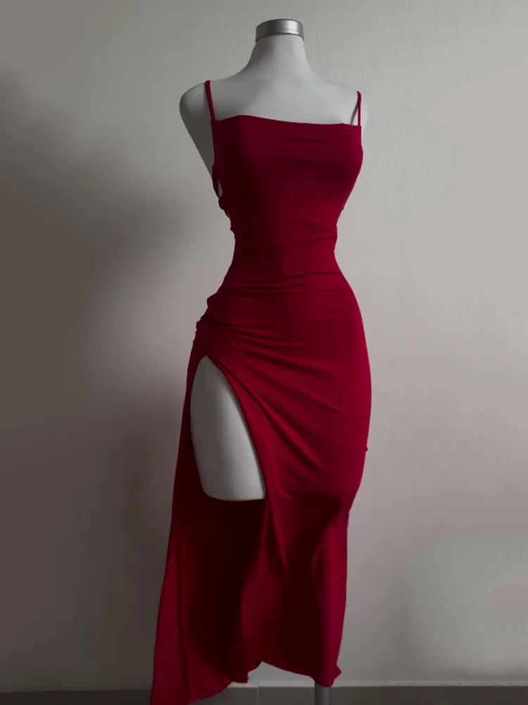 Vestido Curto Frente Única Justo no Quadril