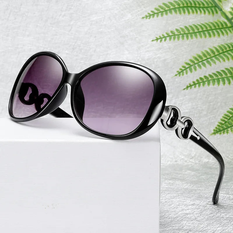 Óculos de Sol Feminino Oval Grande Clássico – Lente Degradê UV400