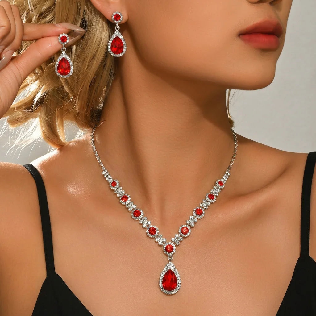Conjunto Colar e Brincos Gota Elegante