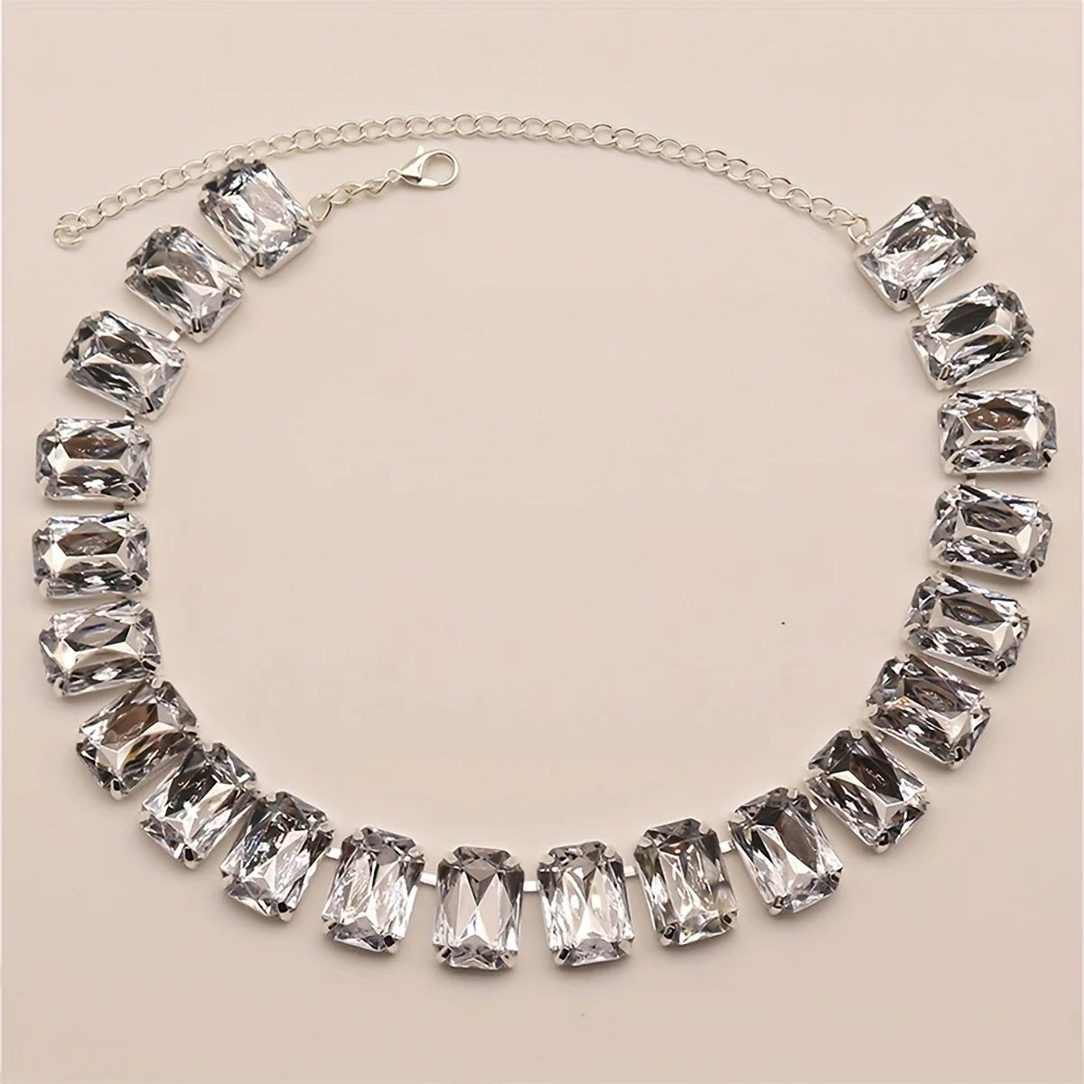 Colar Luxuoso de Strass Quadrado Cintilante
