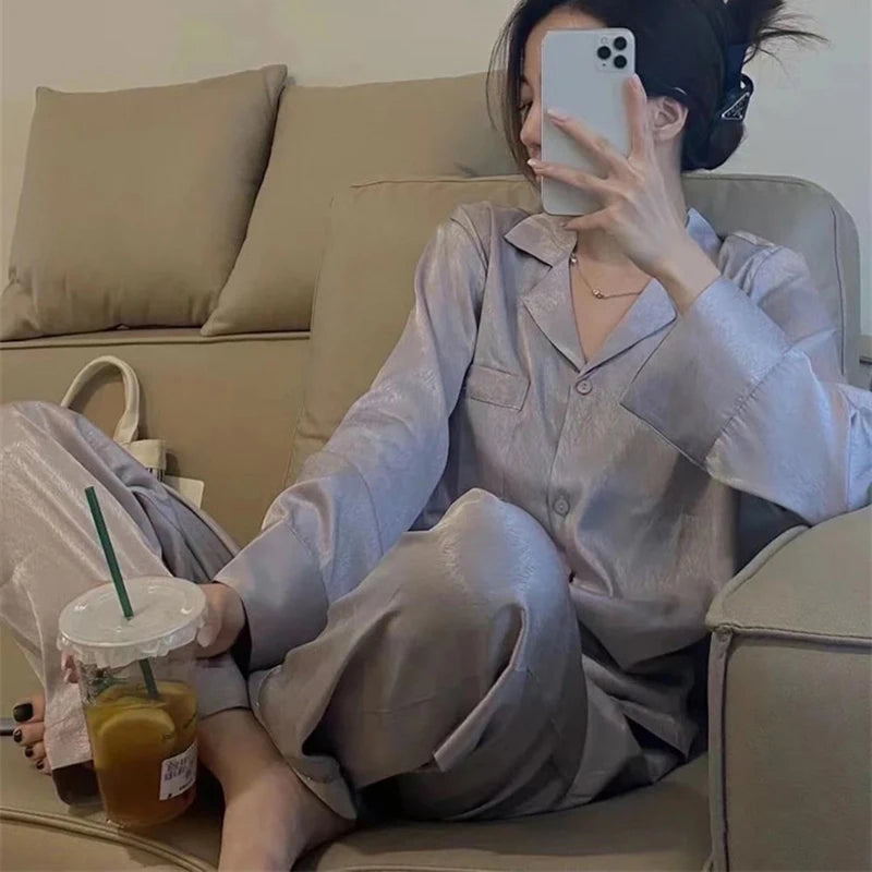 Conjunto Pijama Manga Longa de Cetim Gelado Feminino Primavera Outono