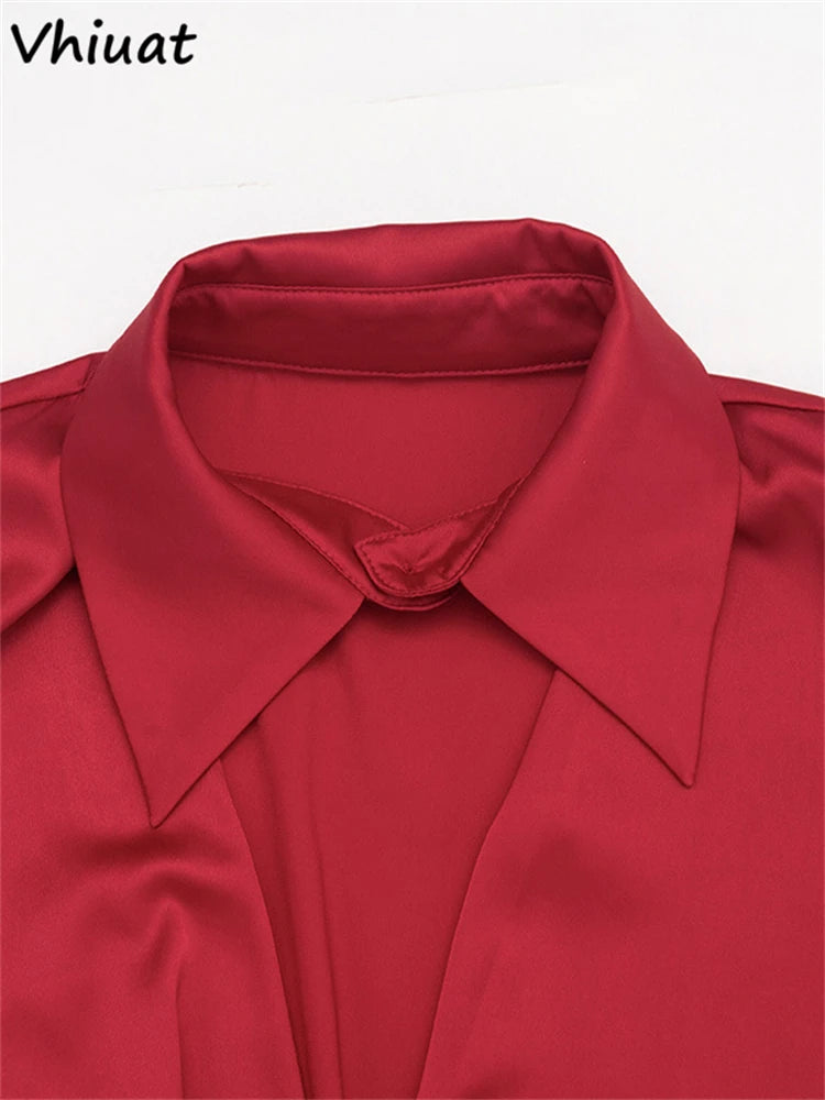 Blusa Cropped de Cetim com Laço no Pescoço Manga Longa Decote em V Feminina Vinho