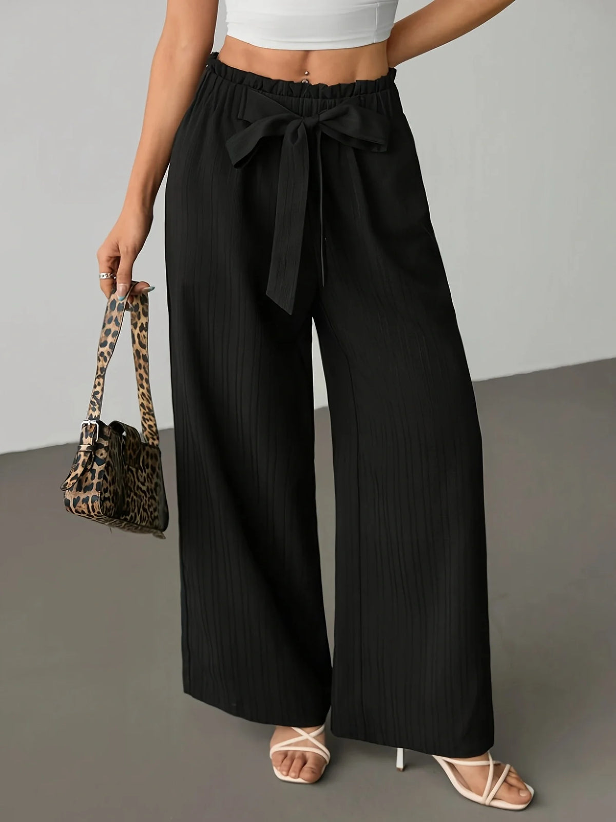 Calça Feminina Pantalona com Cós de Babado e Amarração