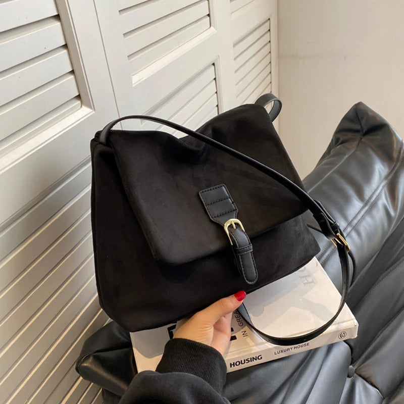 Bolsa de Ombro Vintage Marrom Camurçada