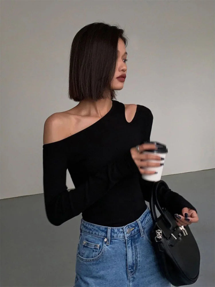 Blusa Feminina Slim Ombro Único com Gola Assimétrica