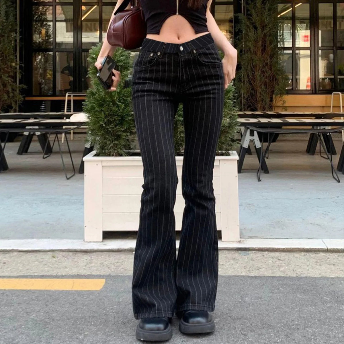 Calça Jeans Boot Cut Y2K Cintura Baixa Preta Listrada