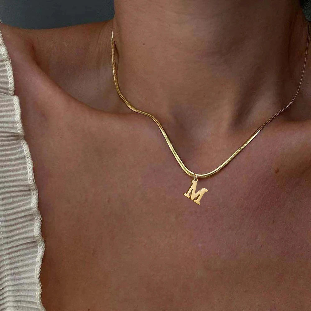Colar Inicial Letra A-Z Banhado a Ouro