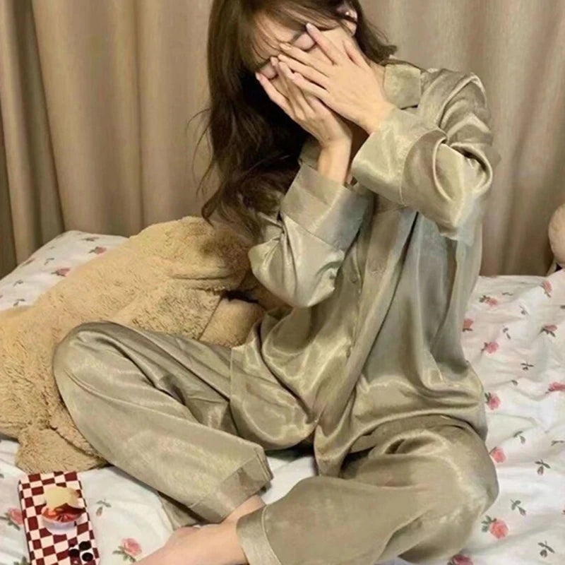 Conjunto Pijama Manga Longa de Cetim Gelado Feminino Primavera Outono
