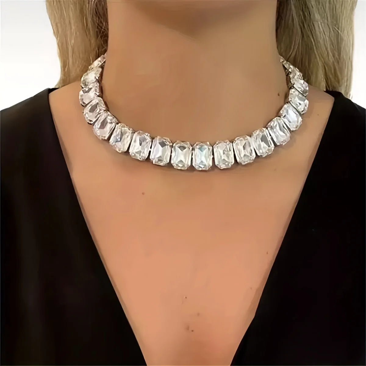 Colar Luxuoso de Strass Quadrado Cintilante