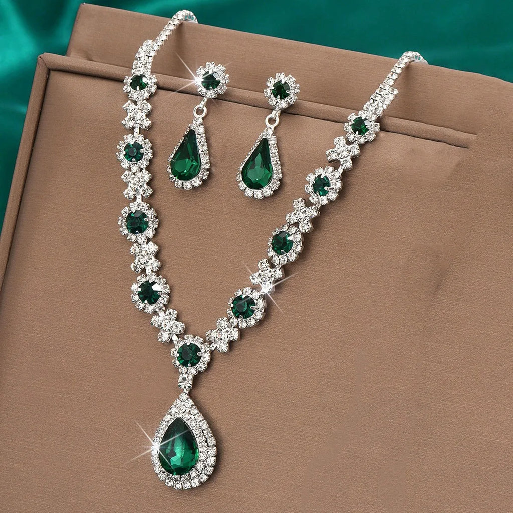 Conjunto Colar e Brincos Gota Elegante