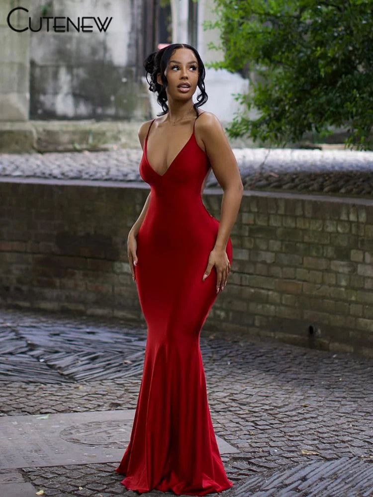 Vestido Longo Vermelho Brilhante de Alças Finas com Costas Abertas e Franzido – Modelador