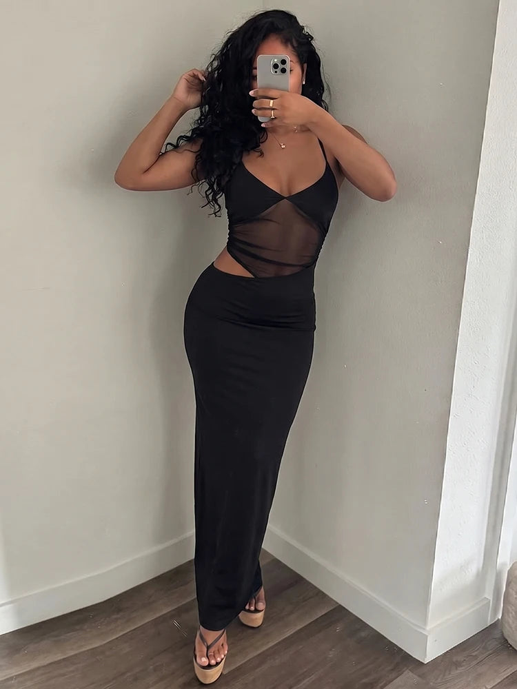 Vestido Longo Preto de Malha com Costas Abertas e Detalhes Vazados – Justo e Elástico