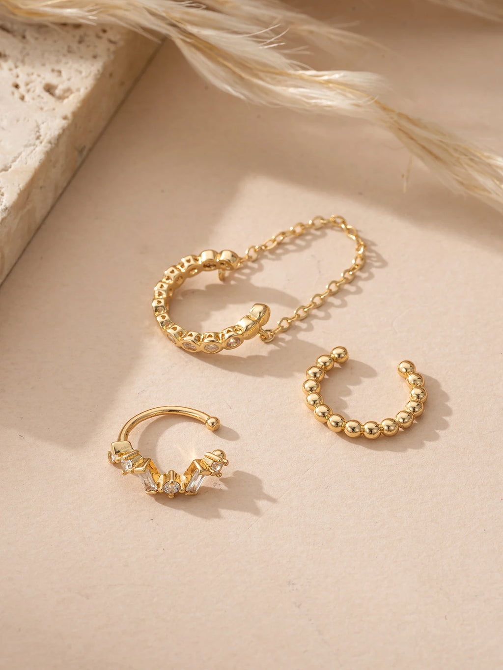 Conjunto 3 Peças Brincos Ear Cuff com Corrente Estilo Doce