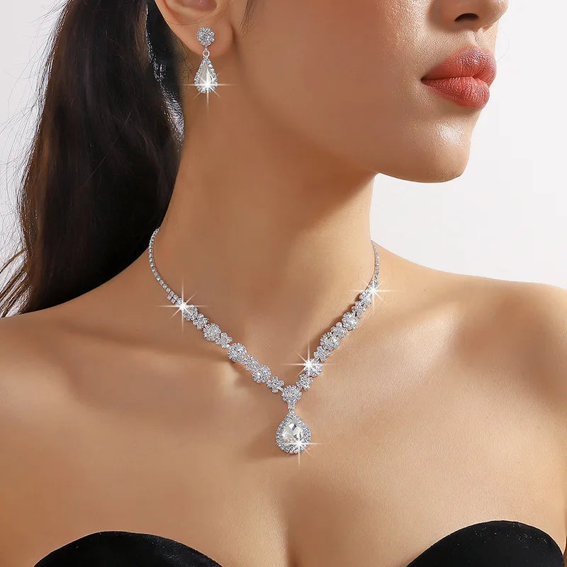 Conjunto de Colar e Brincos em Gota de Cristal – 3 Peças para Casamento e Festa