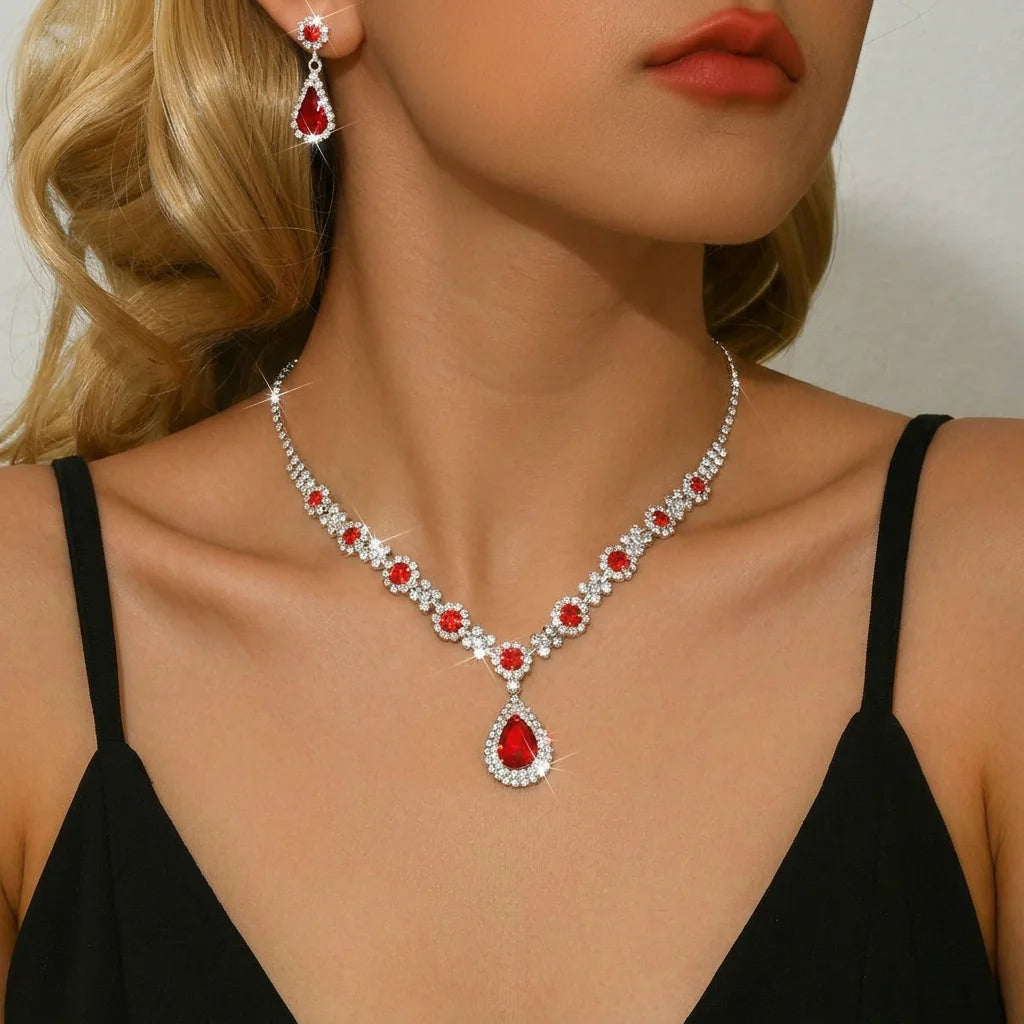 Conjunto Colar e Brincos Gota Elegante