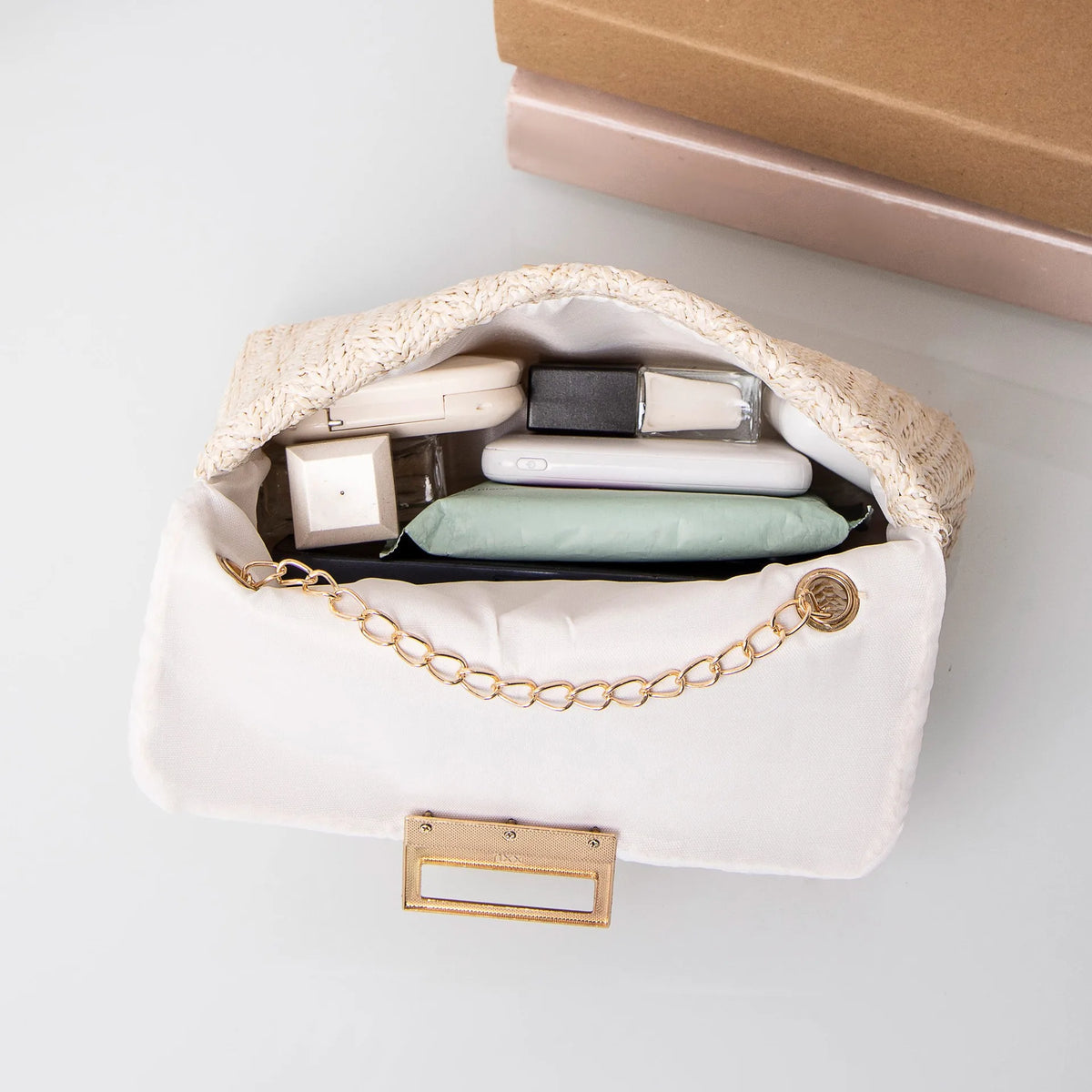 Homefish Women's Chain Strap Crossbody Bag Stylish Shoulder Handbag Versatile Purse for Daily Banquet Day-to-Night Outfits